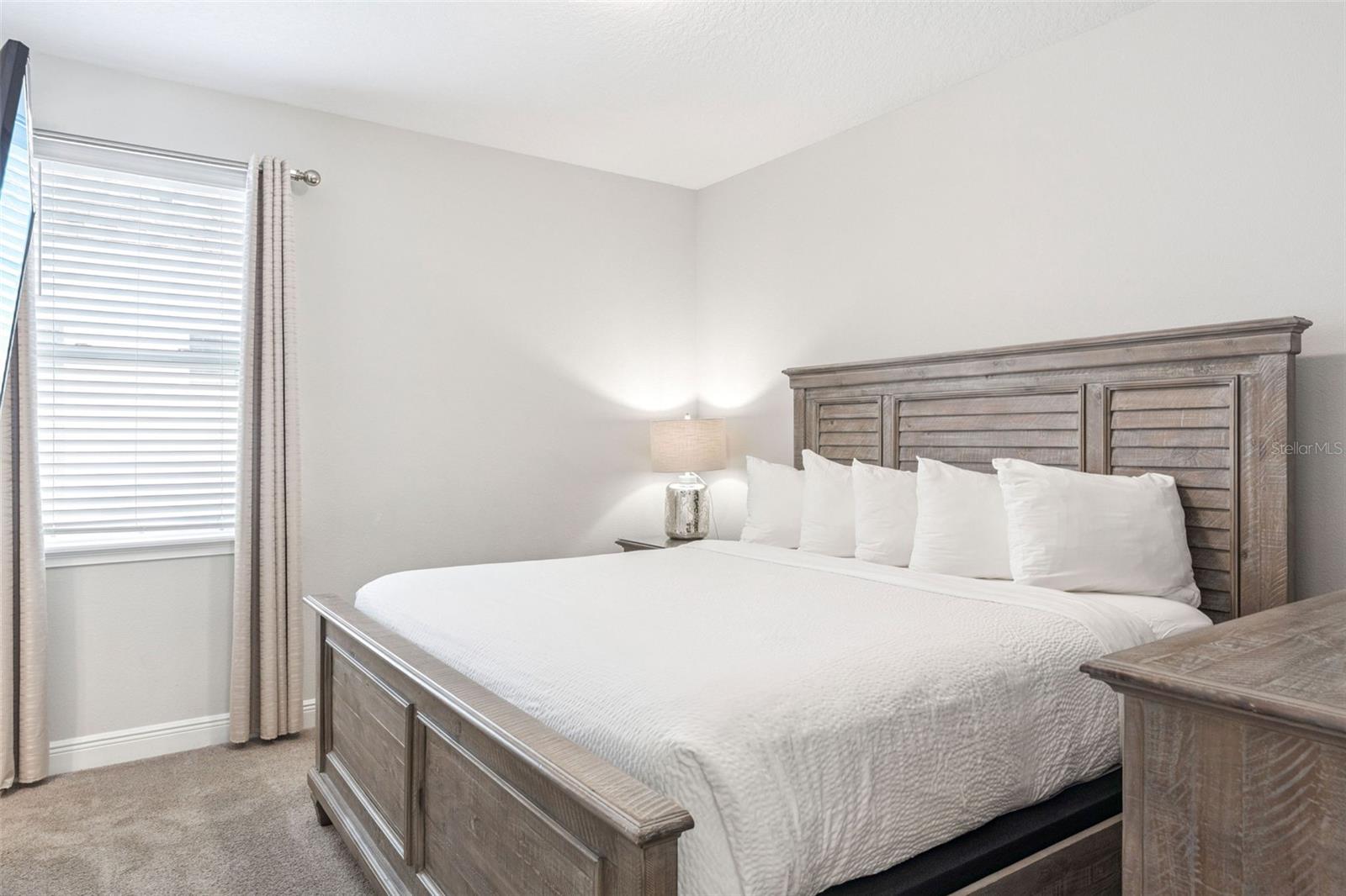 Image 24 of 64 For 7704 Graben Street