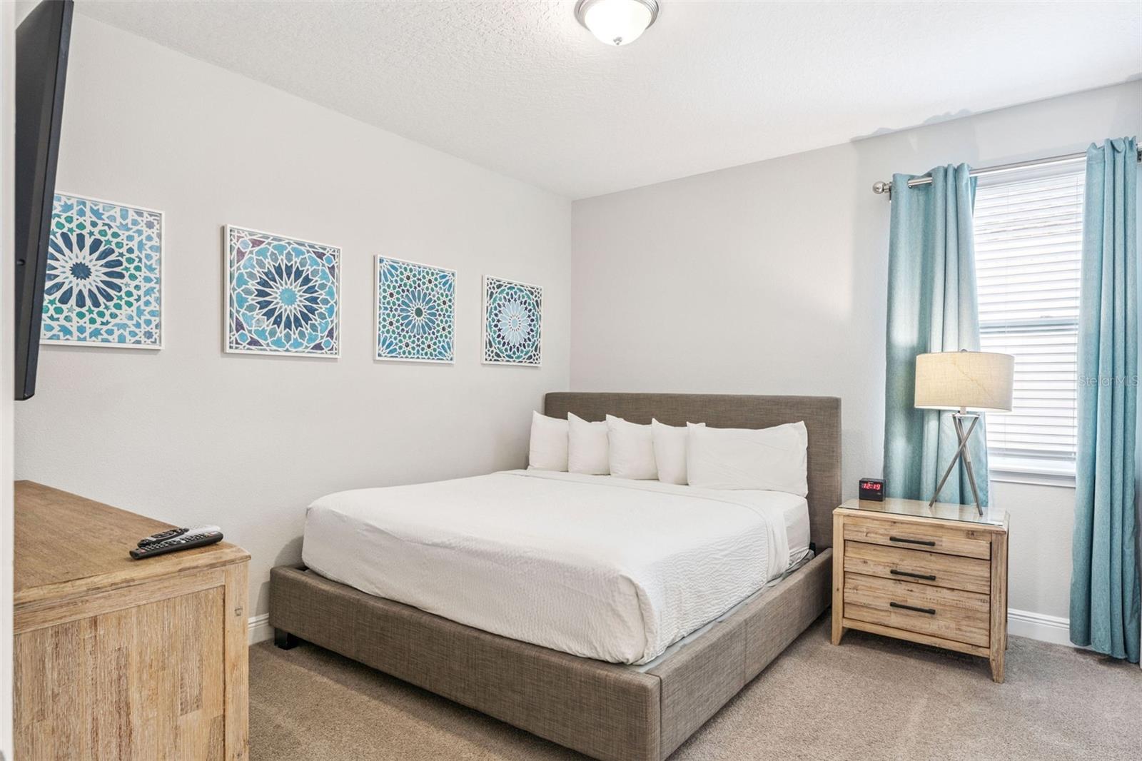 Image 26 of 64 For 7704 Graben Street