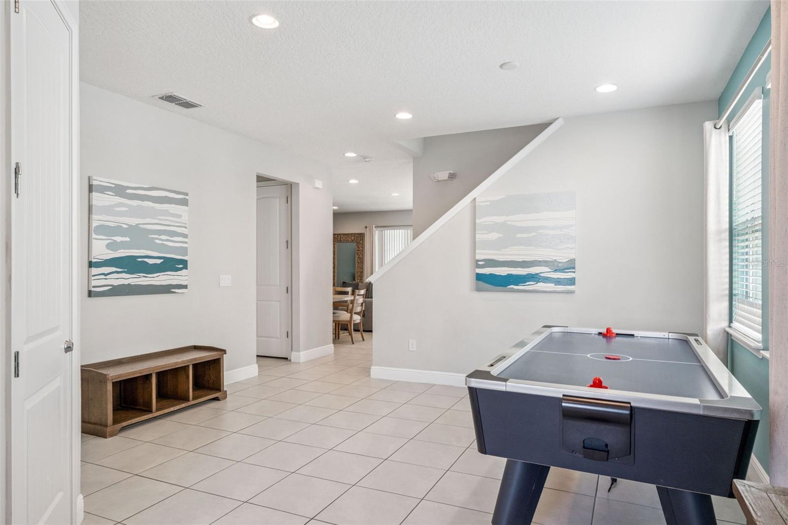 Image 4 of 64 For 7704 Graben Street