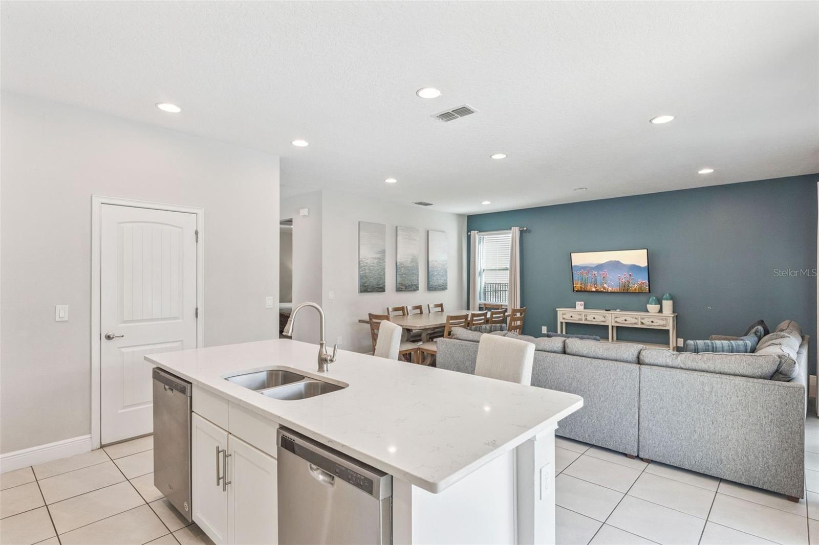 Image 9 of 64 For 7704 Graben Street