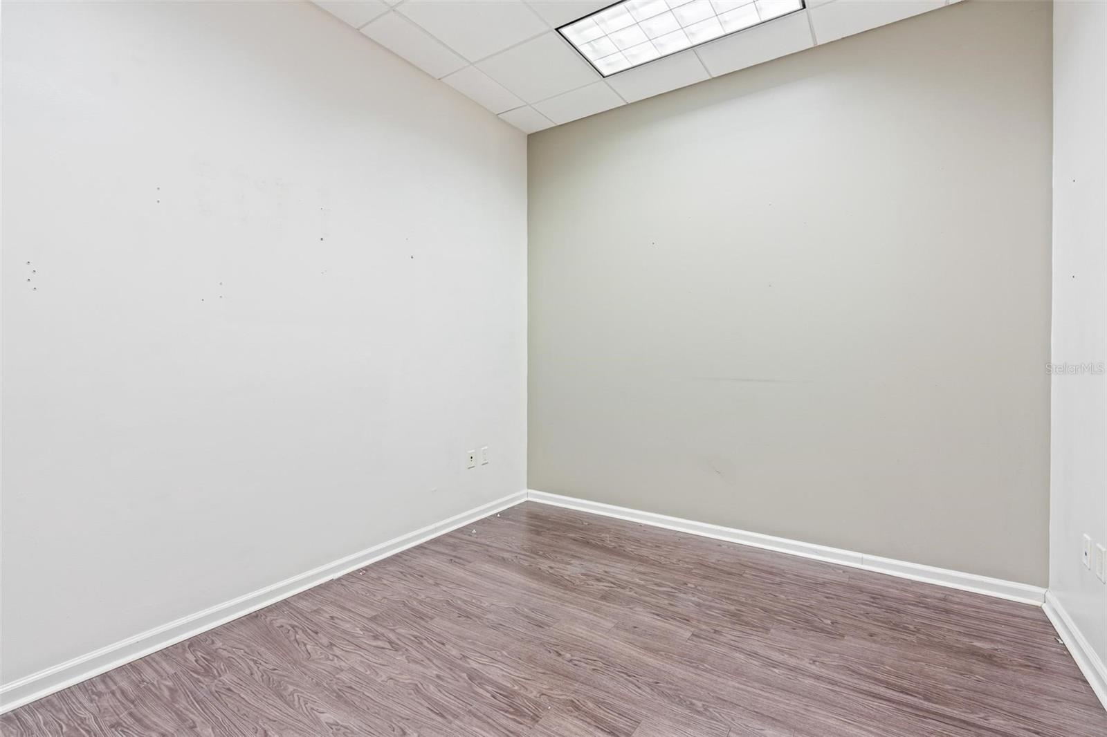 Image 15 of 36 For 8865 Commodity Circle 14