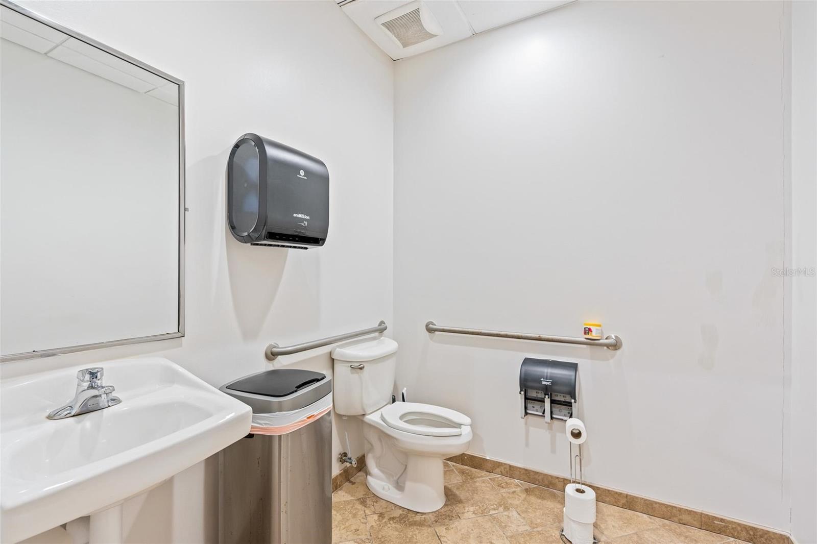 Image 20 of 36 For 8865 Commodity Circle 14