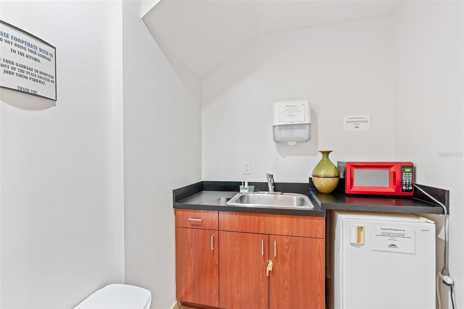 Image 28 of 36 For 8865 Commodity Circle 14