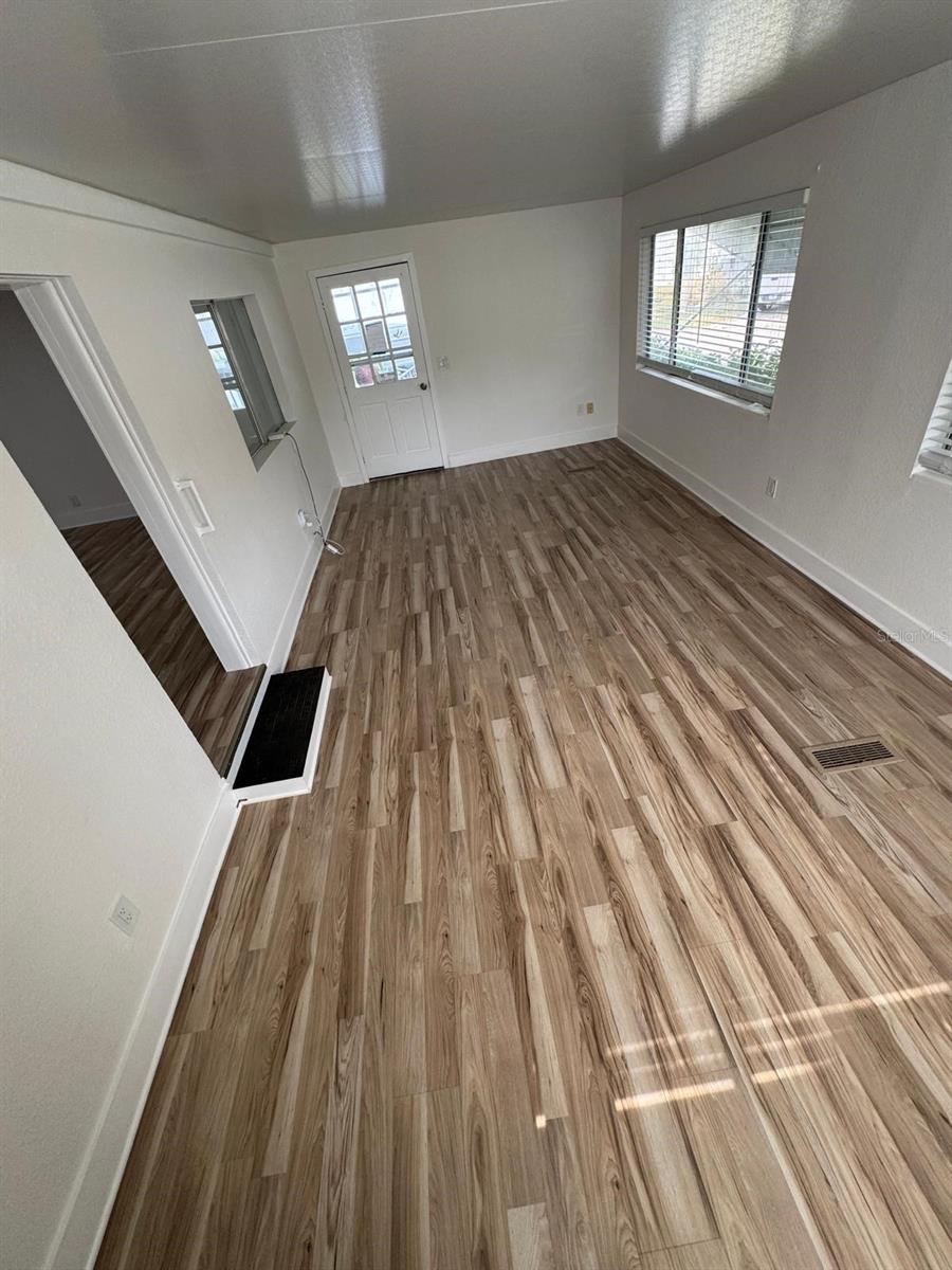 Image 18 of 53 For 135 Cedar Street