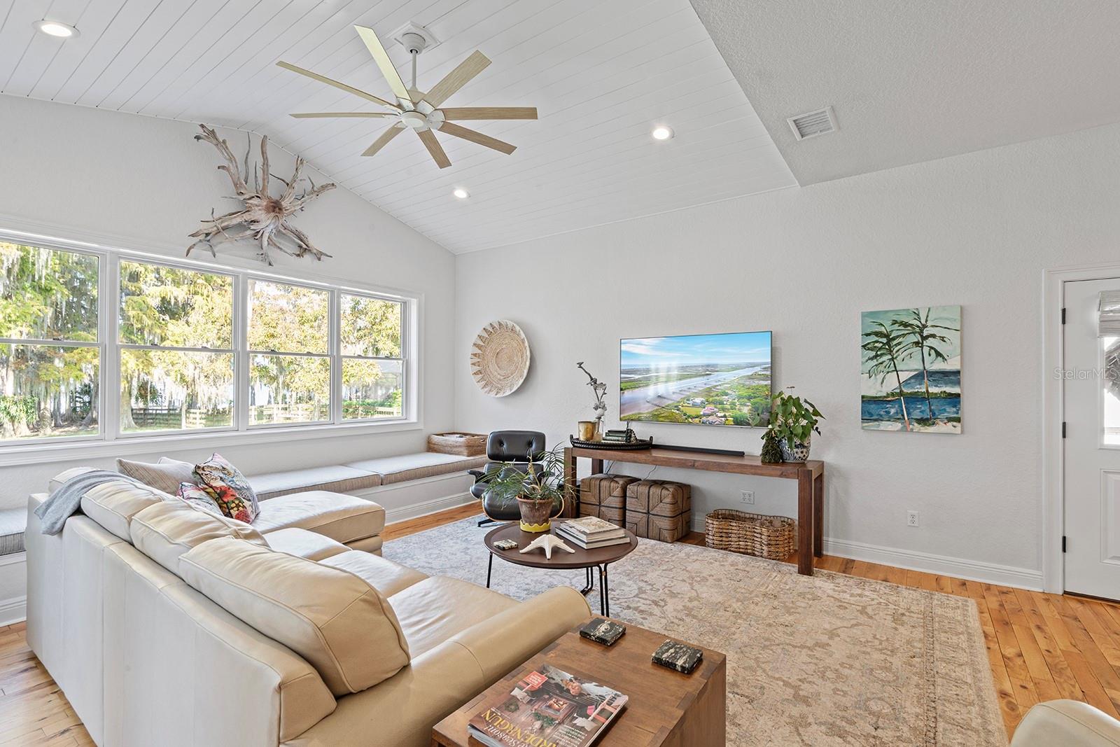 Image 11 of 83 For 520 Lake Mills Road