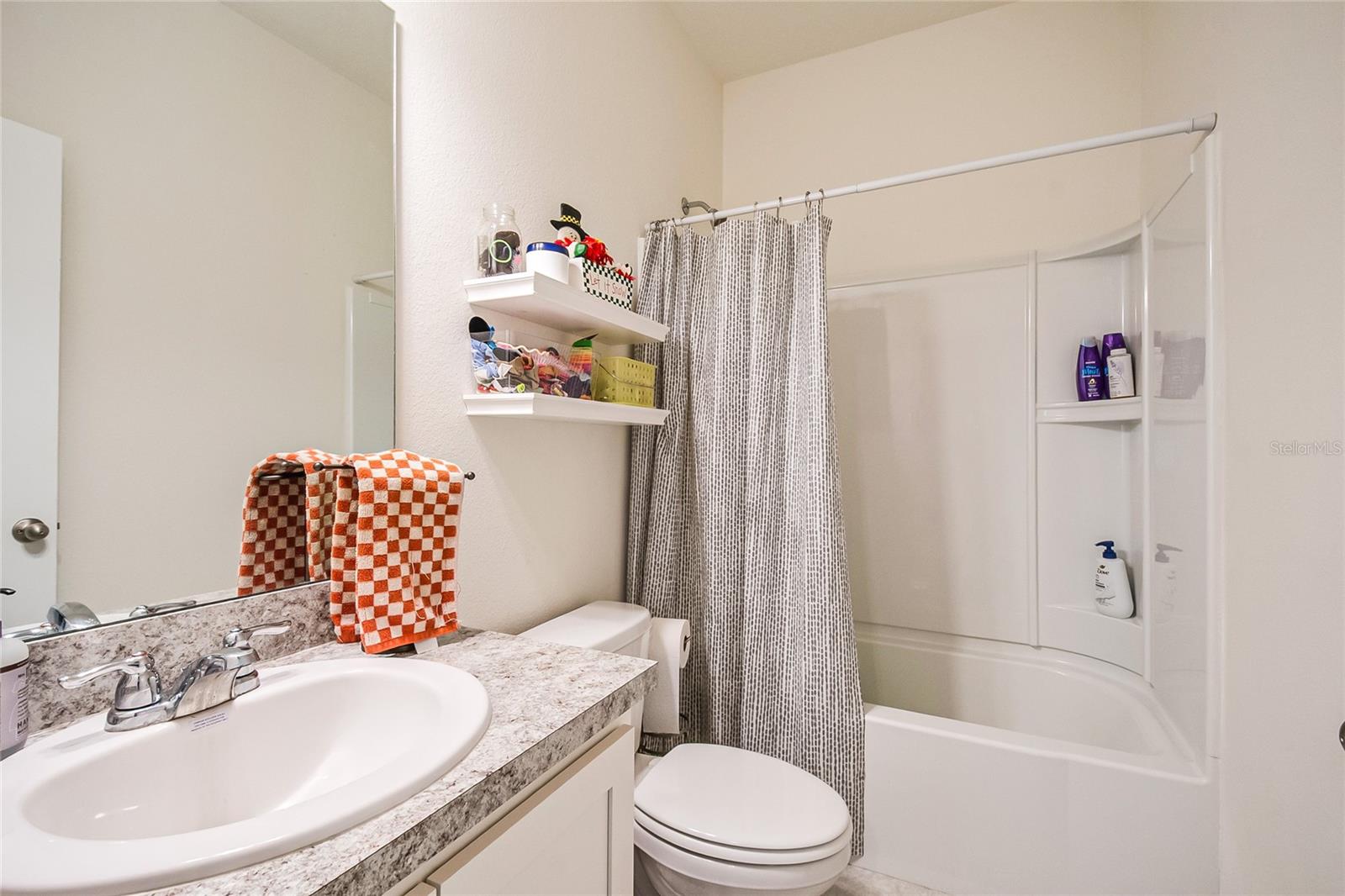 Image 14 of 54 For 2051 Cades Cove Way