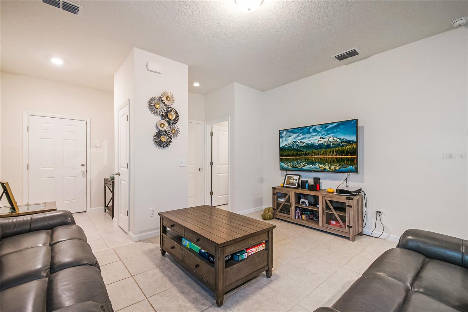 Image 20 of 54 For 2051 Cades Cove Way