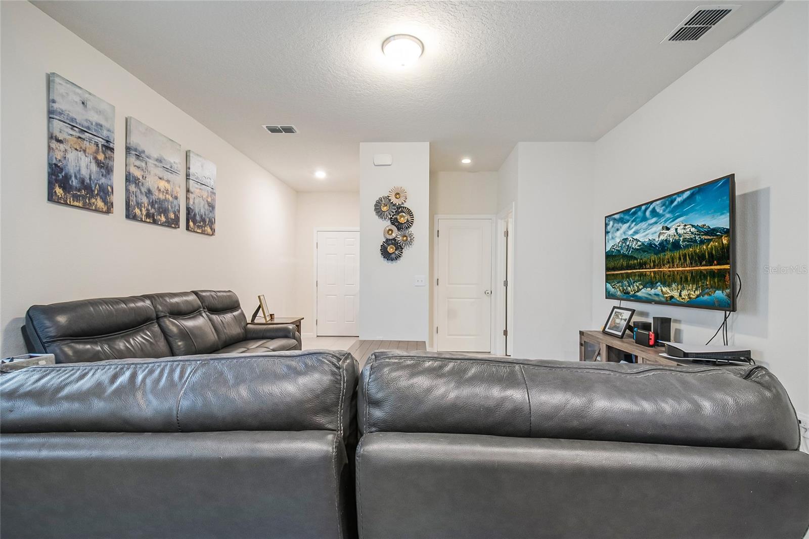 Image 6 of 54 For 2051 Cades Cove Way