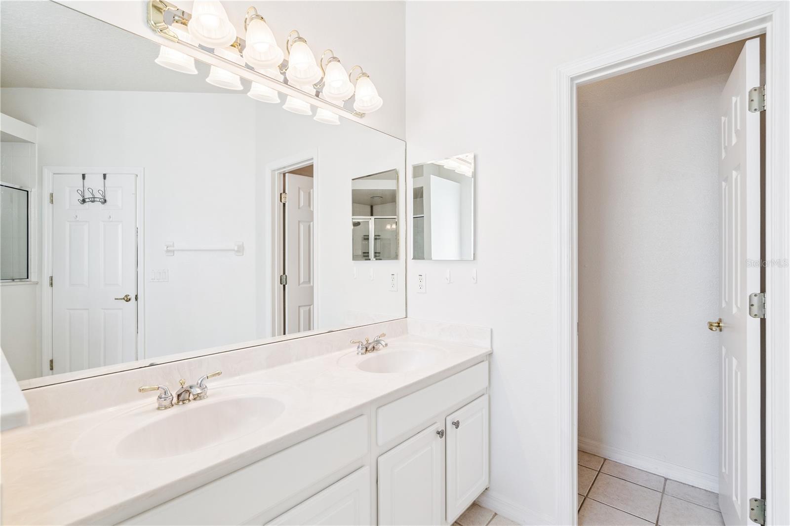 Image 33 of 57 For 3823 Beacon Ridge Way