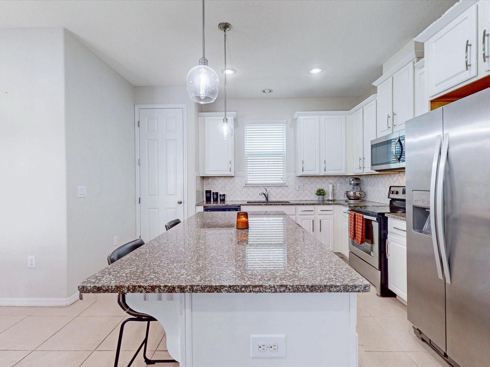 Image 13 of 41 For 2621 Palisade Boulevard