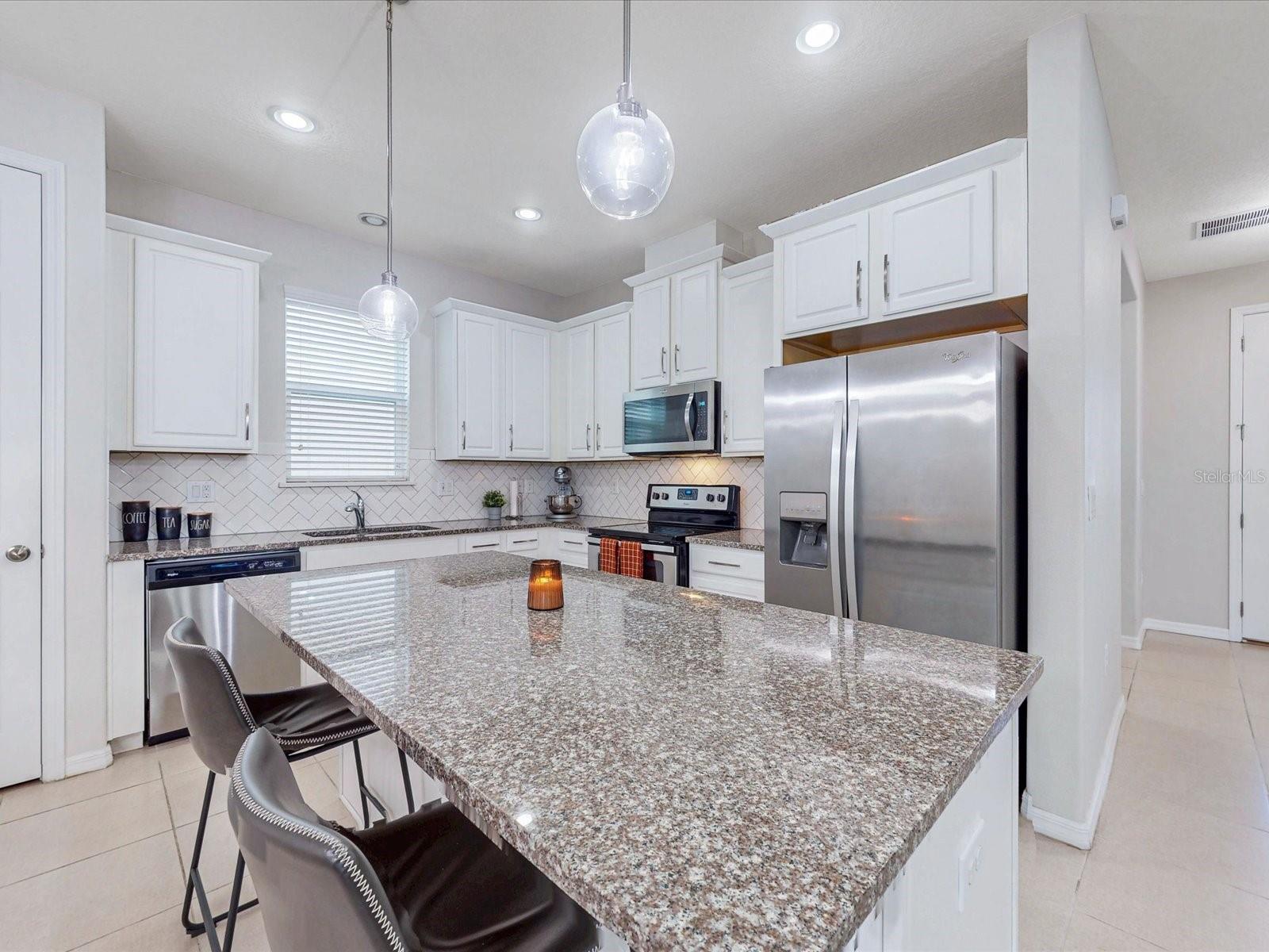 Image 9 of 41 For 2621 Palisade Boulevard