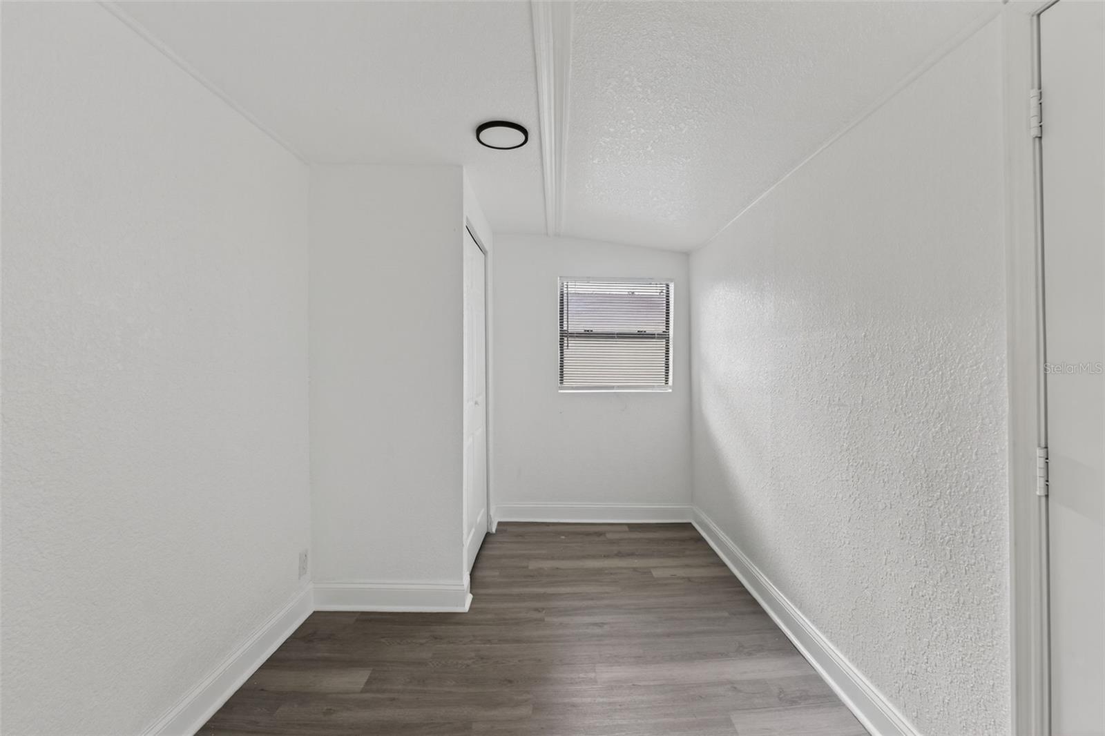 Image 34 of 97 For 96 & 98 Esther Street