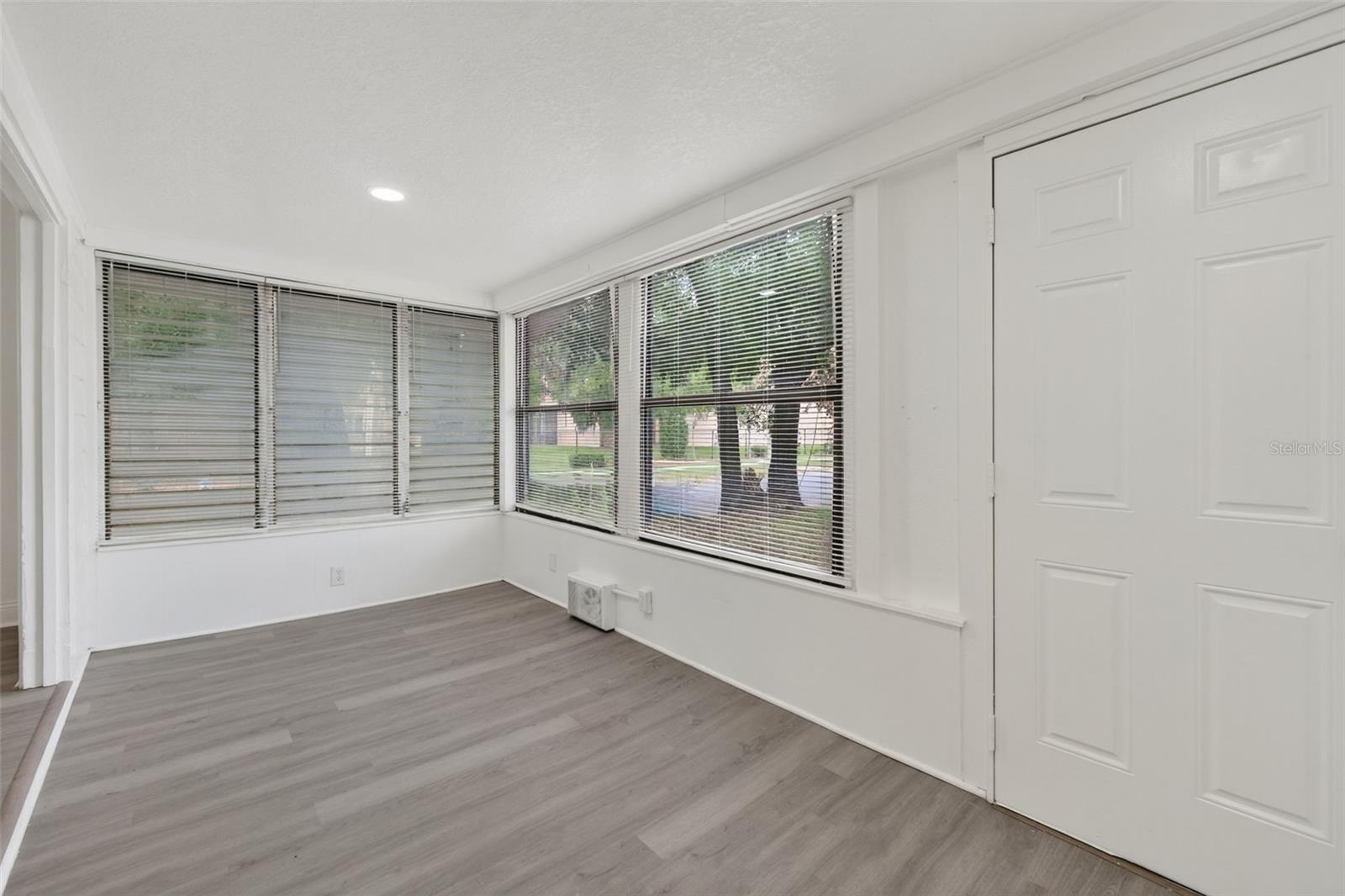 Image 46 of 97 For 96 & 98 Esther Street