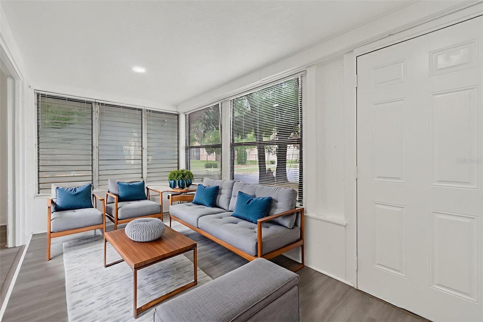 Image 47 of 97 For 96 & 98 Esther Street