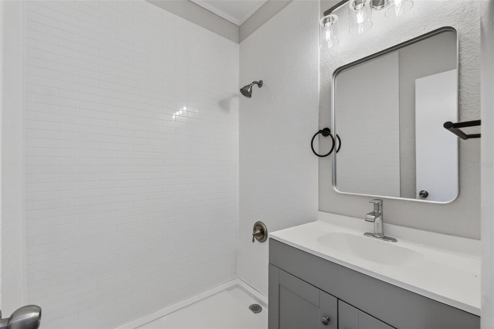 Image 71 of 97 For 96 & 98 Esther Street