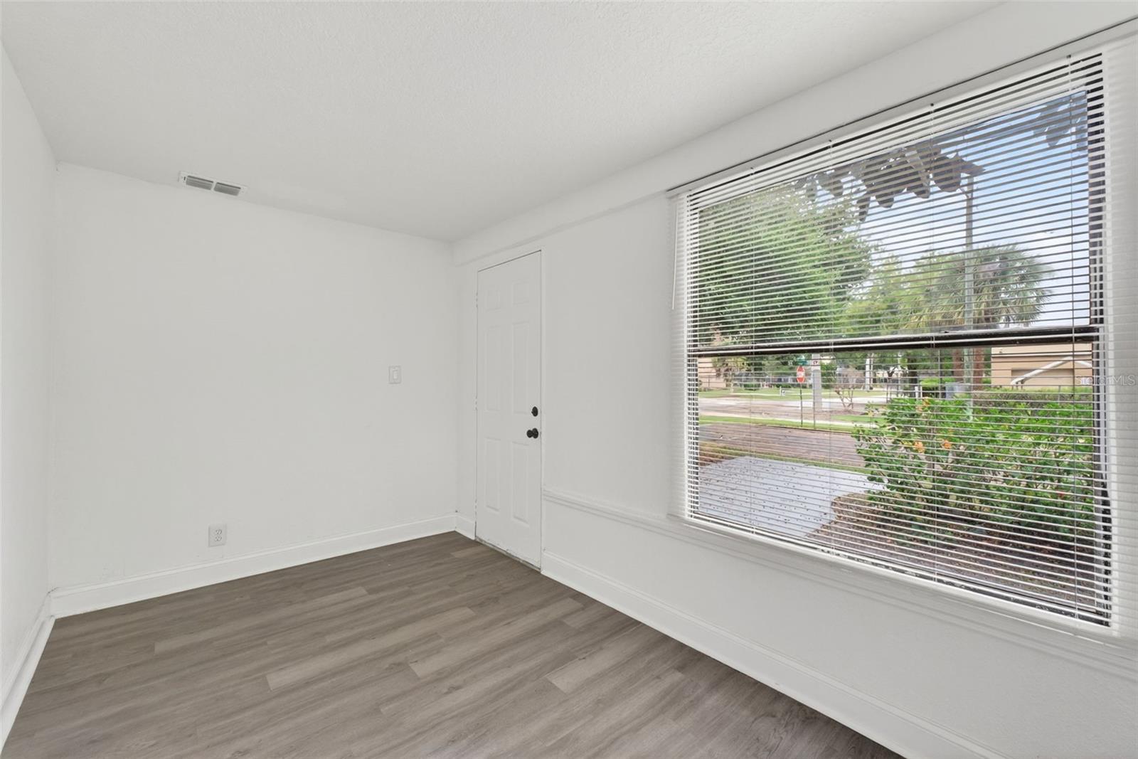 Image 8 of 97 For 96 & 98 Esther Street