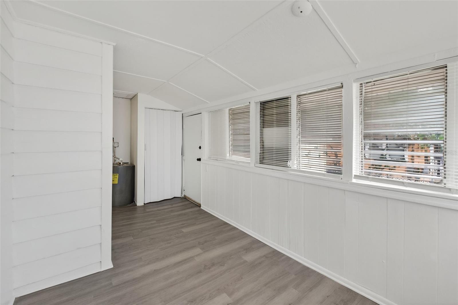 Image 87 of 97 For 96 & 98 Esther Street