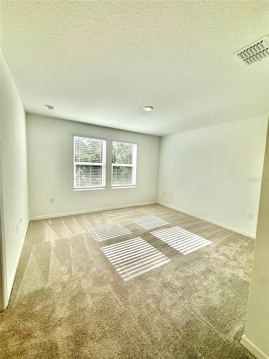 Image 12 of 31 For 212 River Front Way