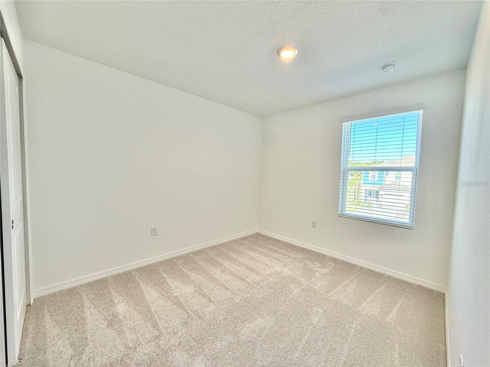 Image 16 of 31 For 212 River Front Way