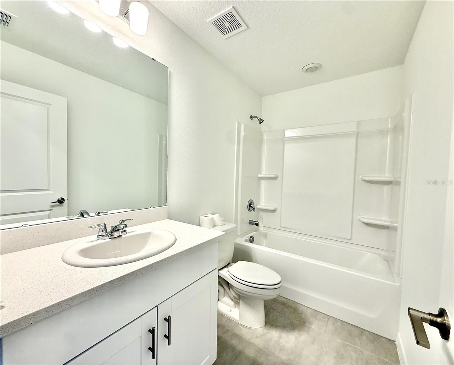 Image 20 of 31 For 212 River Front Way