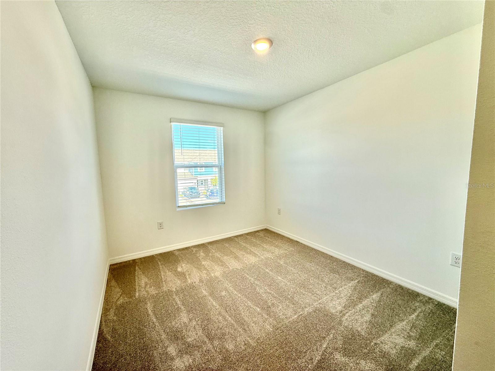 Image 22 of 31 For 212 River Front Way