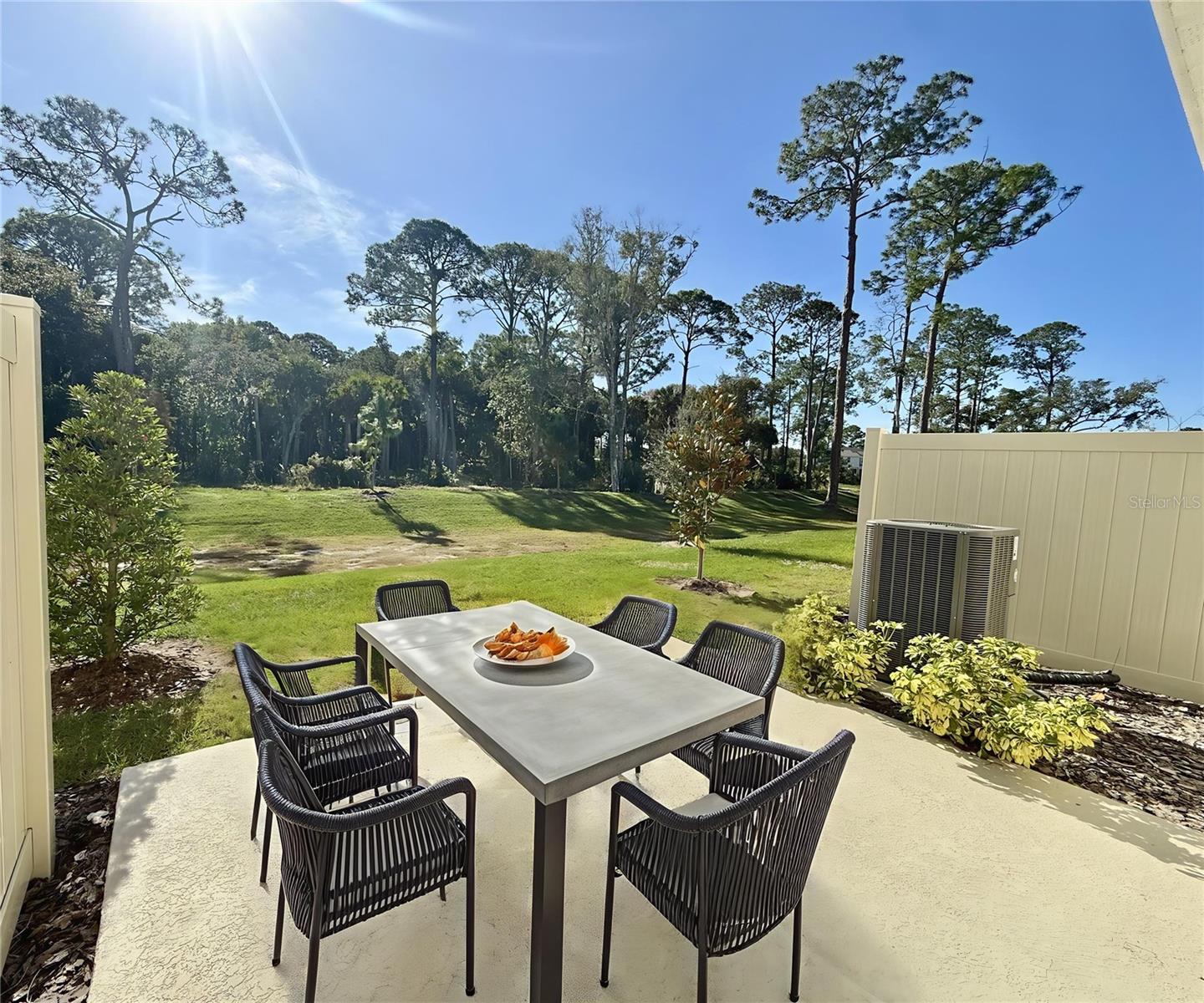 Image 26 of 31 For 212 River Front Way