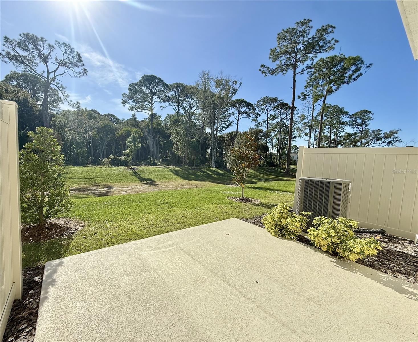 Image 27 of 31 For 212 River Front Way