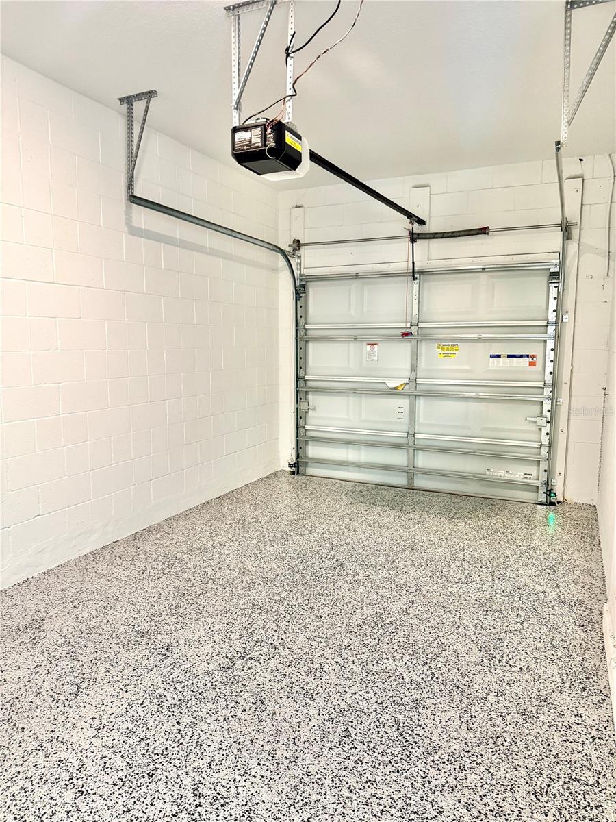 Image 9 of 31 For 212 River Front Way