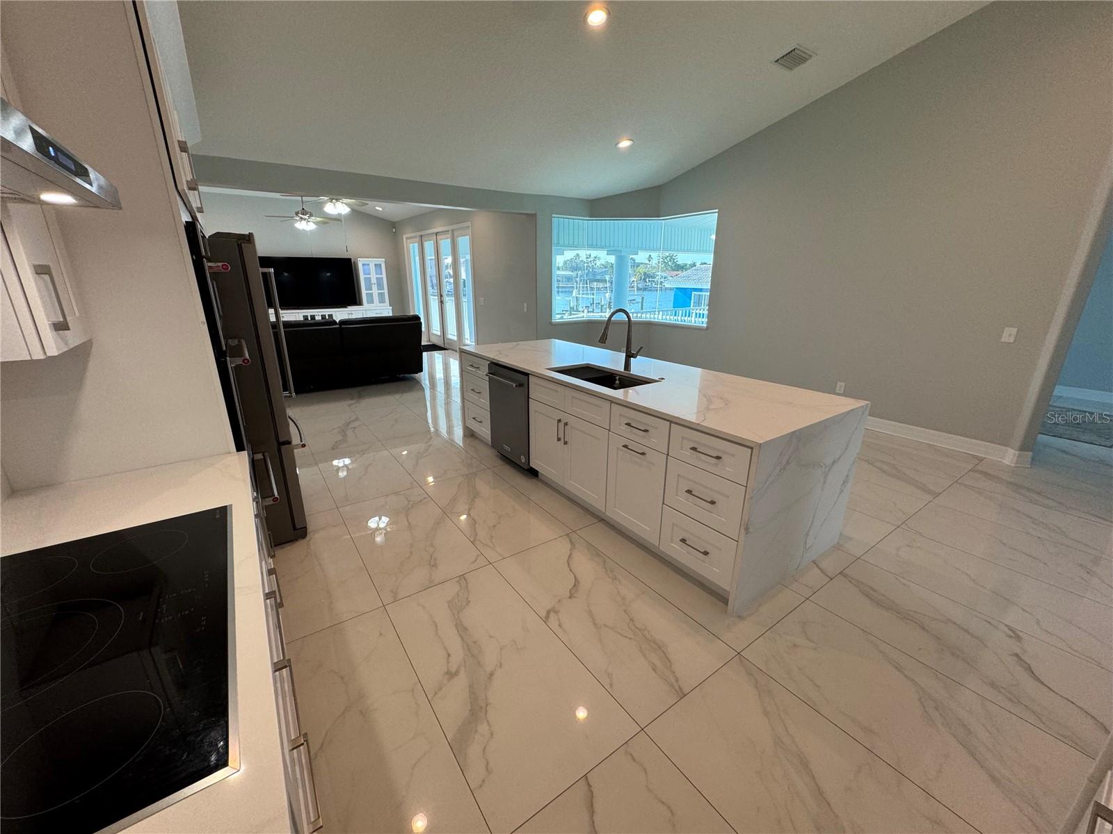 Image 6 of 12 For 11850 7th Street E