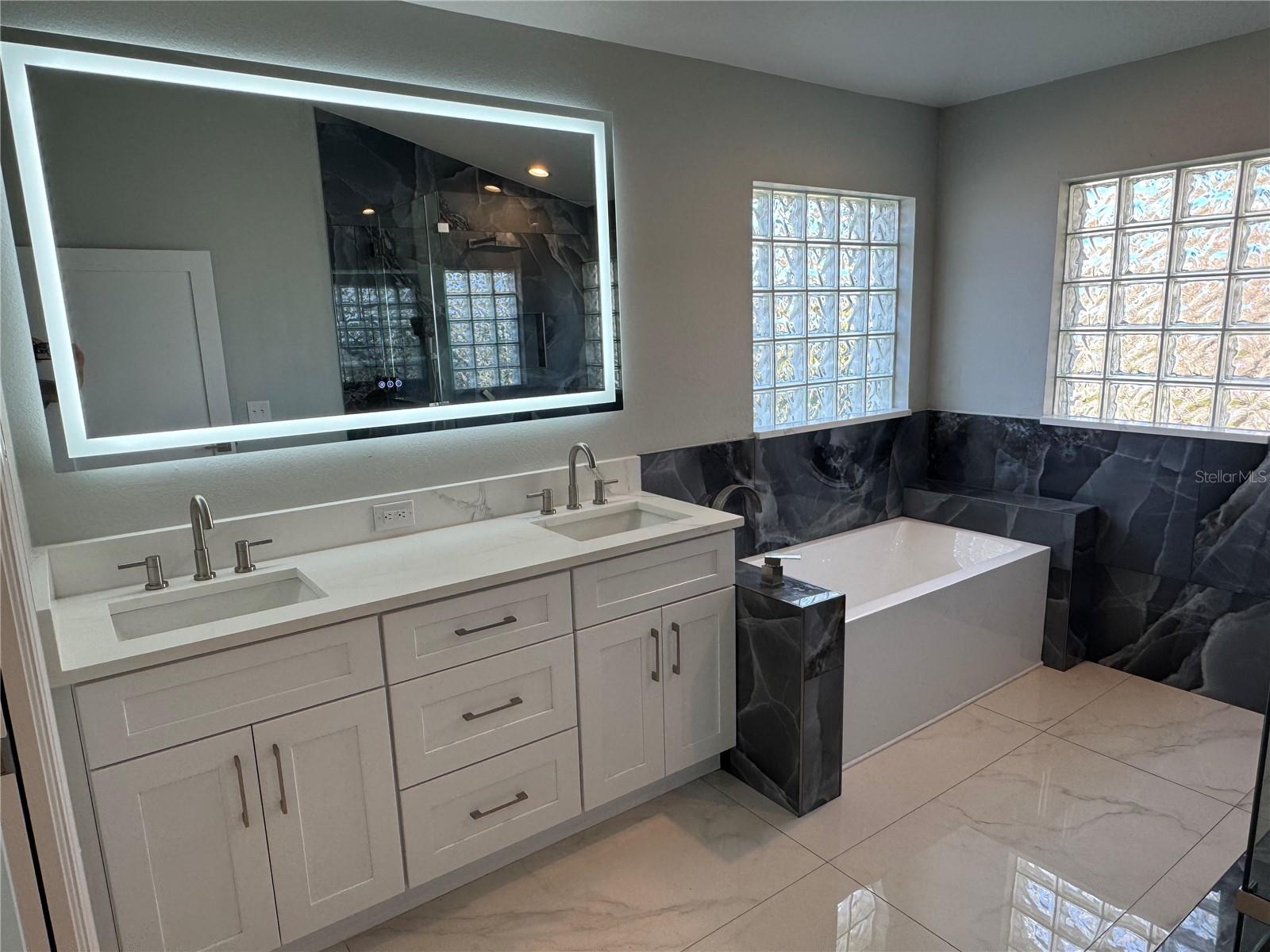 Image 9 of 12 For 11850 7th Street E