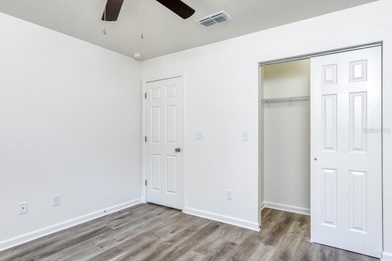 Image 11 of 24 For 10430 Crotty Avenue