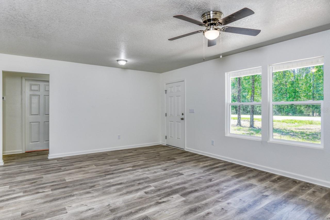 Image 6 of 24 For 10430 Crotty Avenue