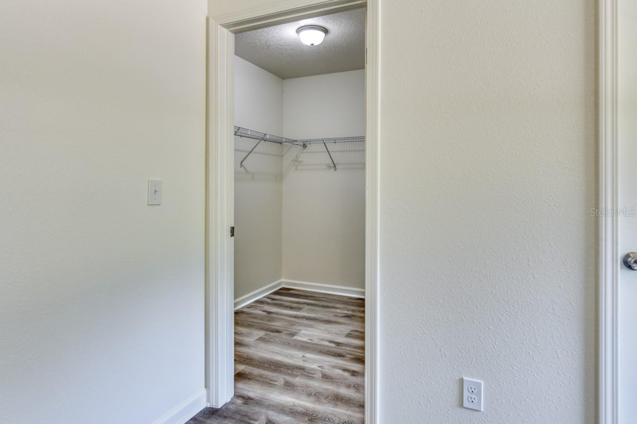 Image 8 of 24 For 10430 Crotty Avenue