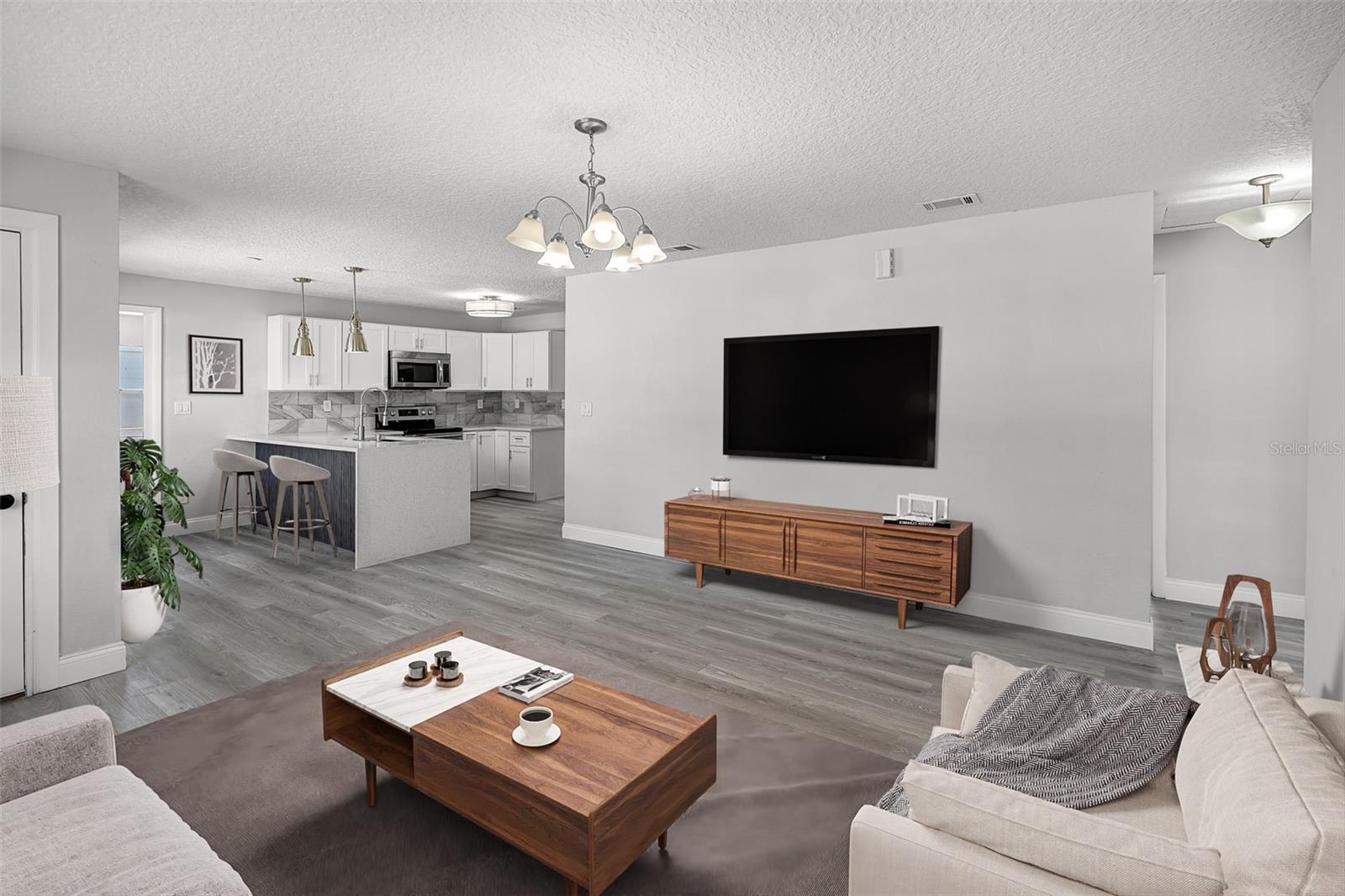 Image 4 of 21 For 2105 9th Street Ne