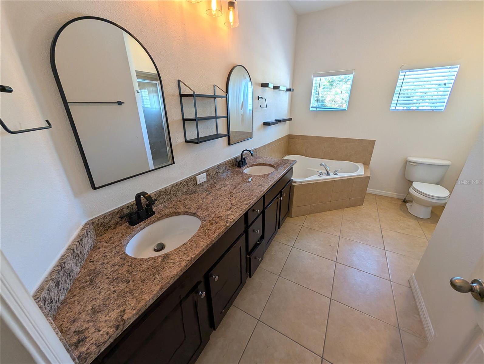 Image 17 of 25 For 3633 Everette Avenue