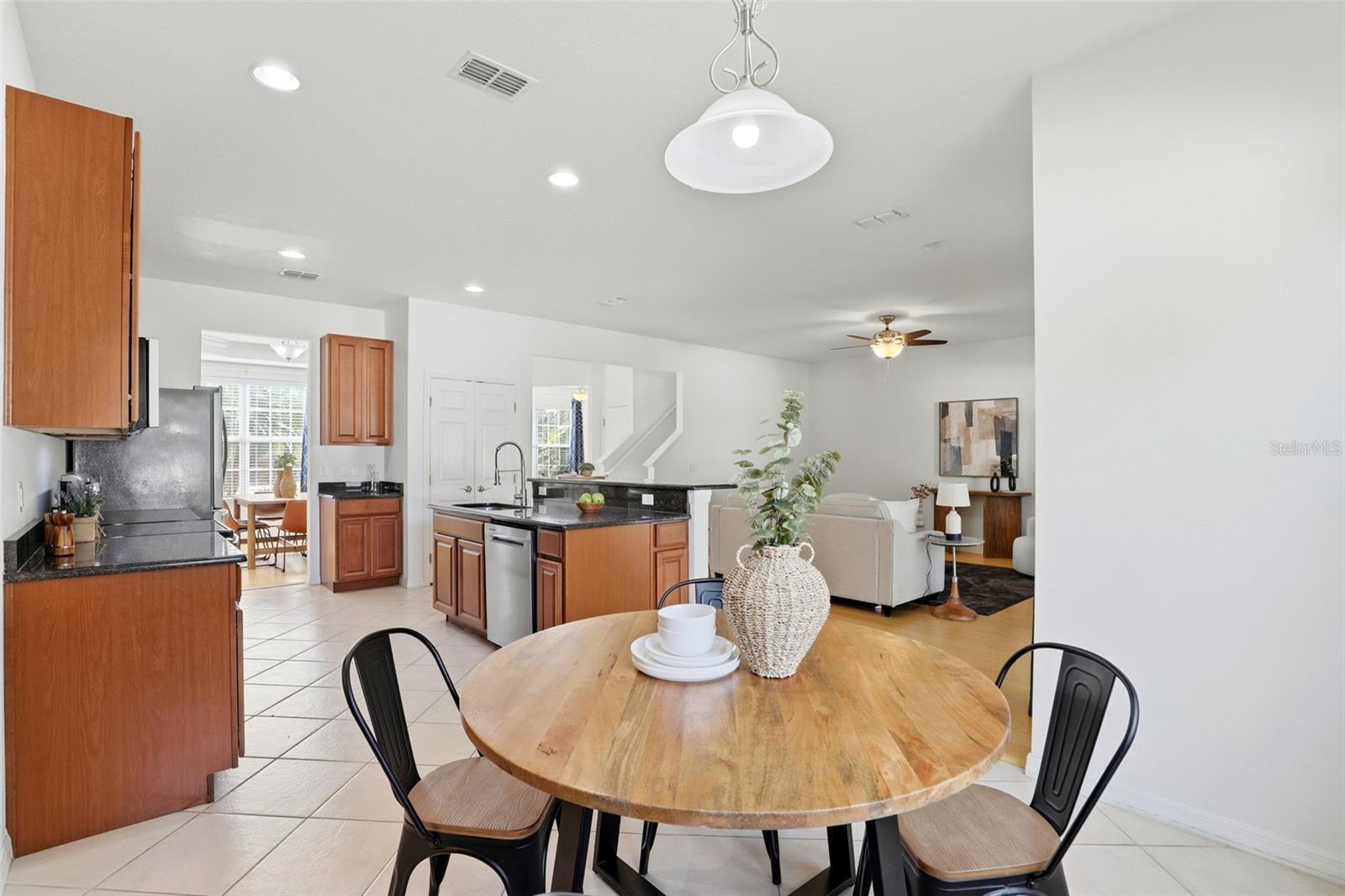 Image 16 of 40 For 339 Old Alemany Place