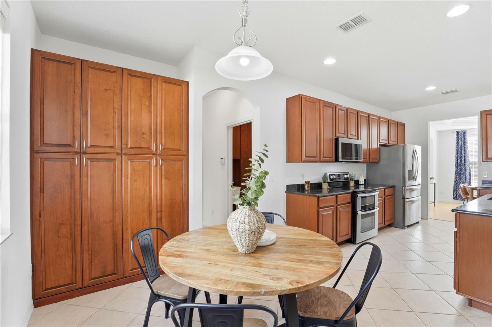 Image 17 of 40 For 339 Old Alemany Place