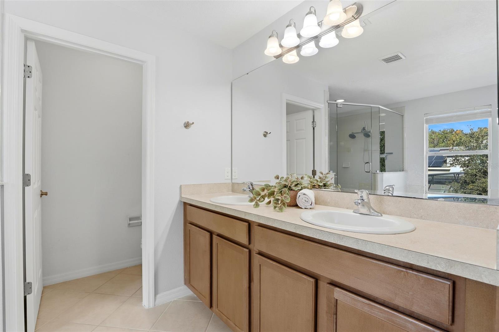 Image 23 of 40 For 339 Old Alemany Place