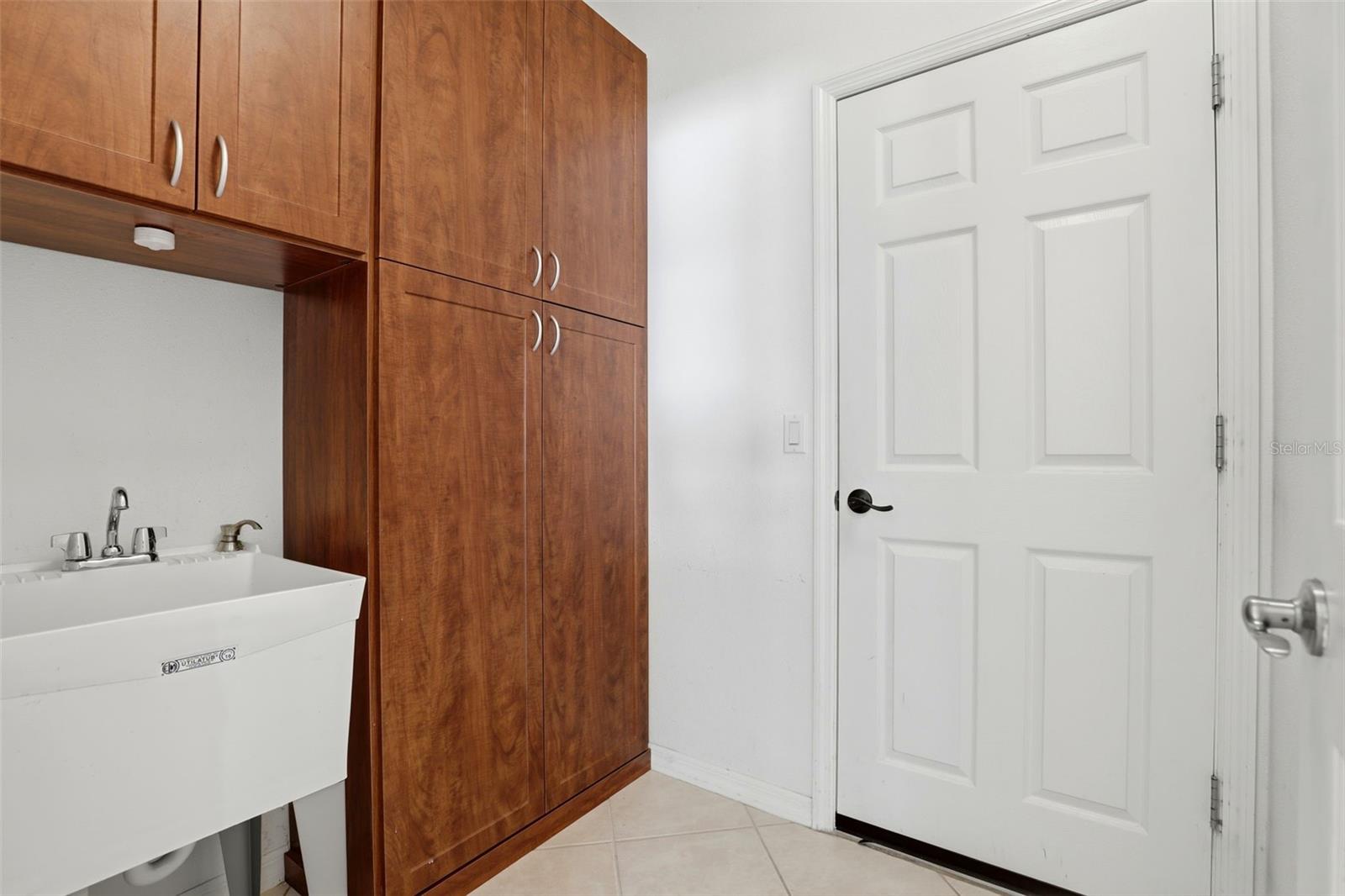 Image 33 of 40 For 339 Old Alemany Place