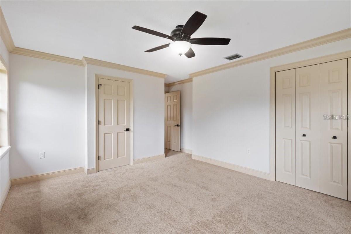 Image 25 of 28 For 1001 Edgemont Place