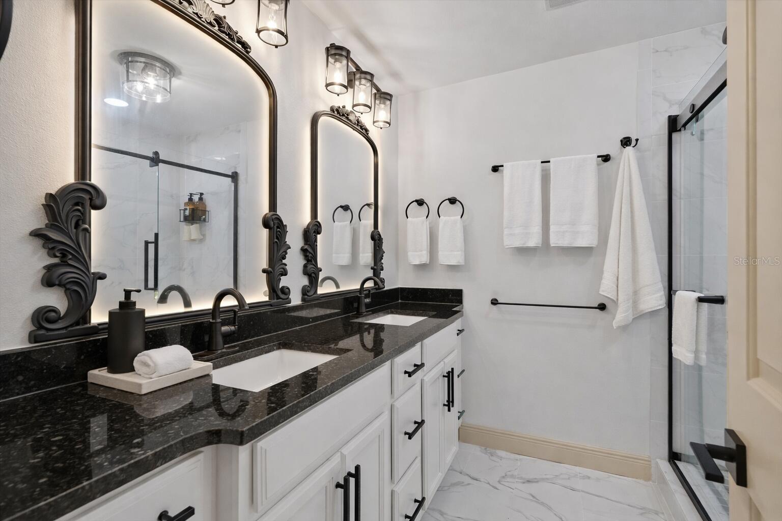 Listing photo id 30 for 1001 Edgemont Place