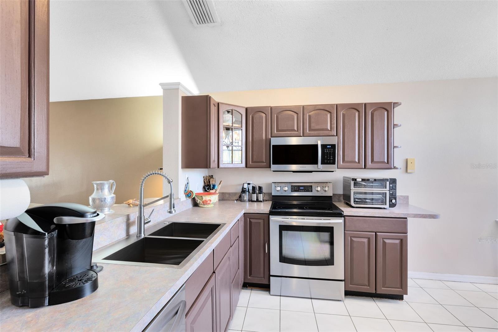 Image 11 of 31 For 2404 Shelby Circle