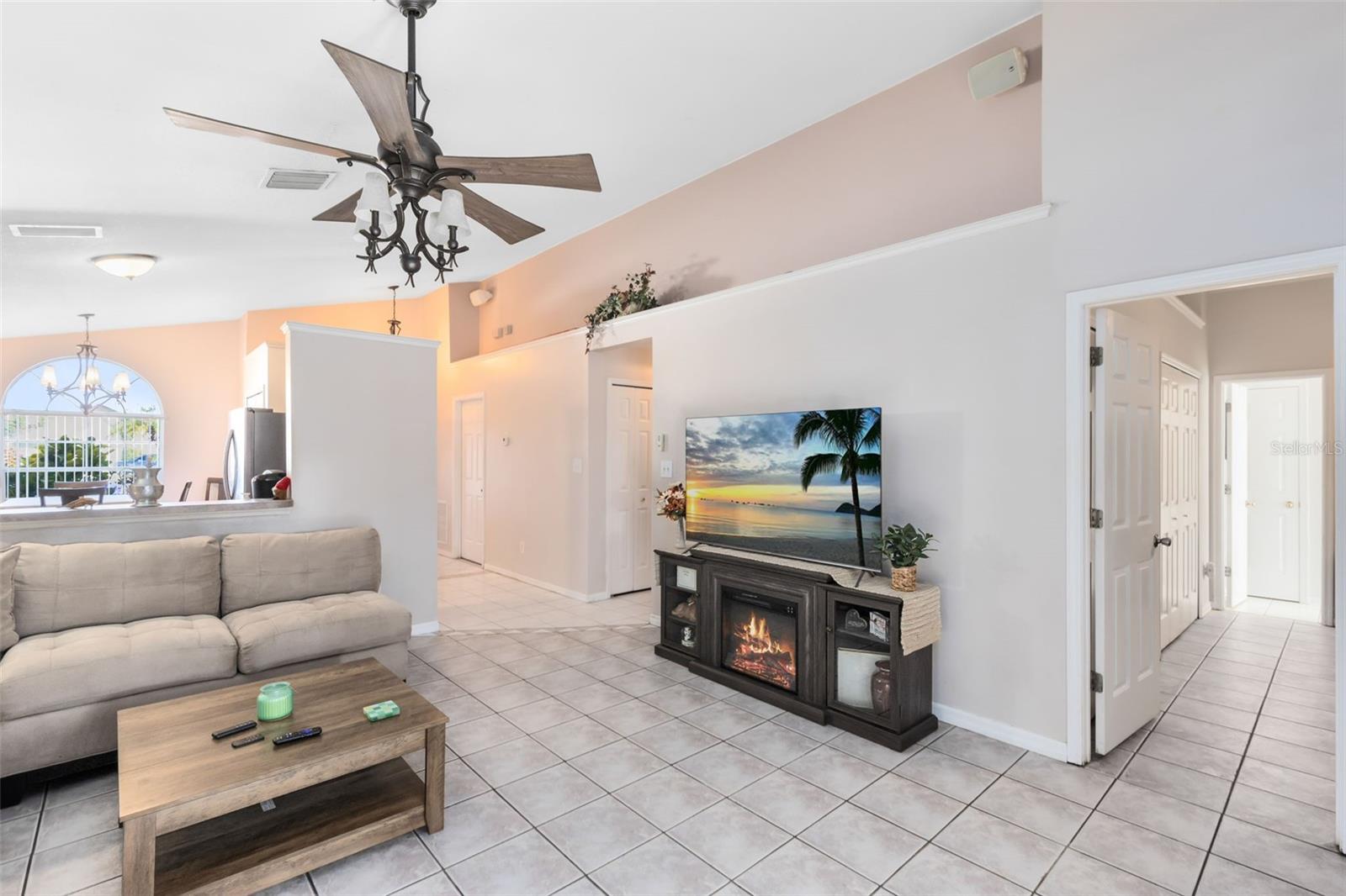 Image 7 of 31 For 2404 Shelby Circle