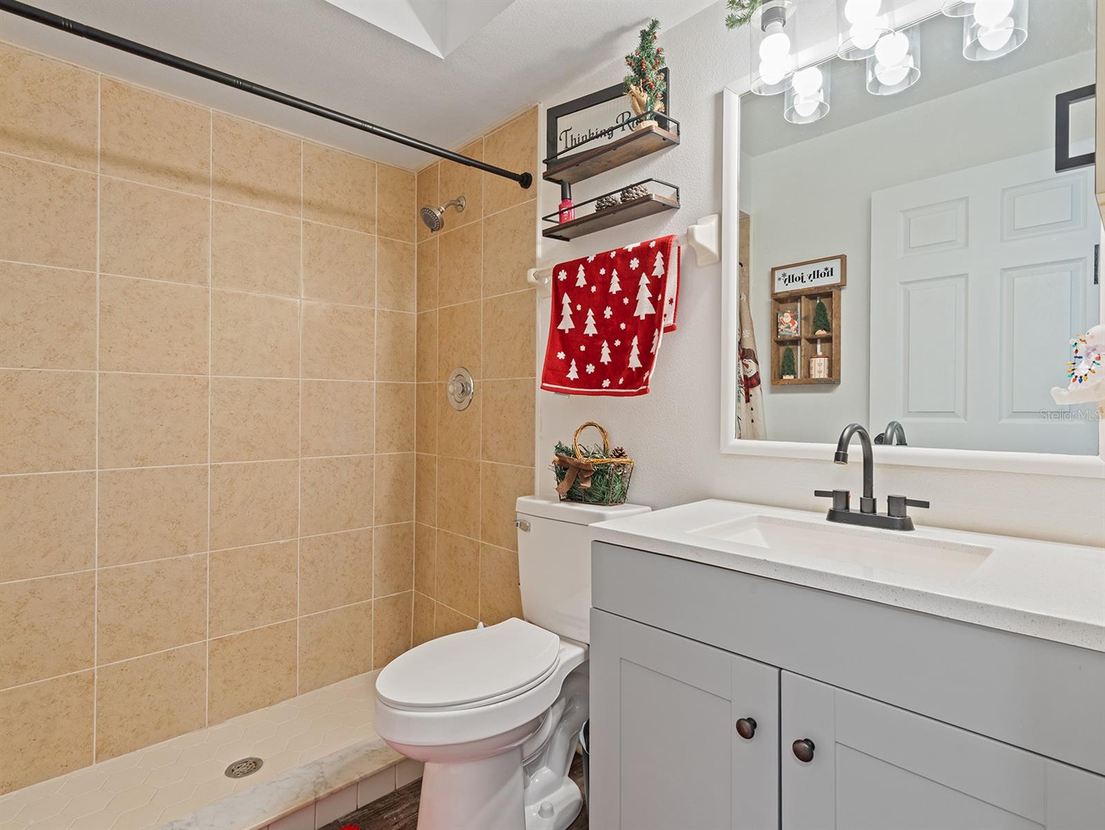 Image 14 of 22 For 25336 Saint Anne Street