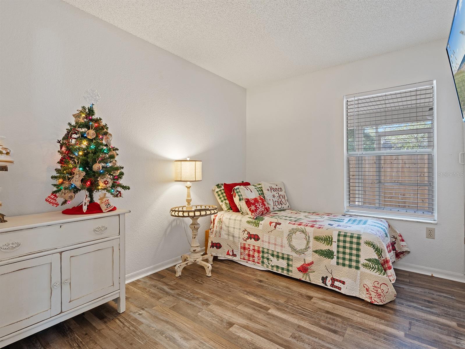 Image 15 of 22 For 25336 Saint Anne Street