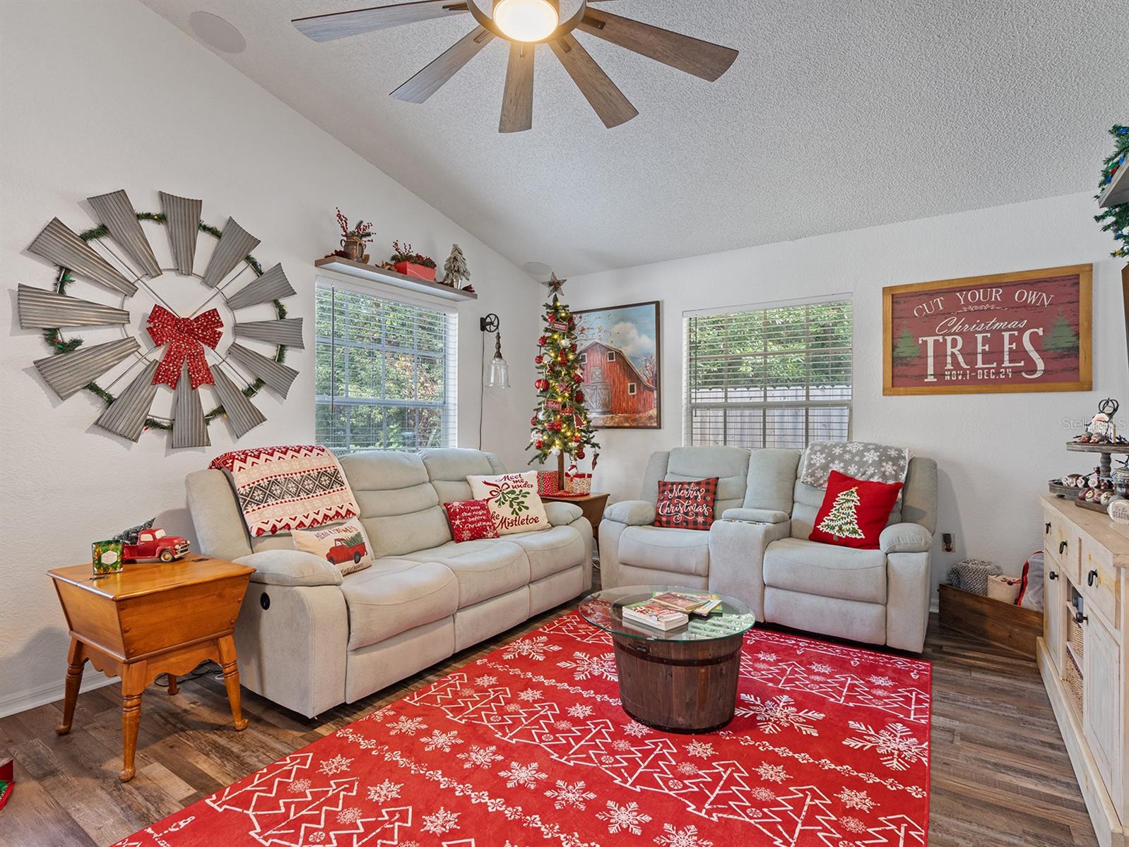 Image 3 of 22 For 25336 Saint Anne Street