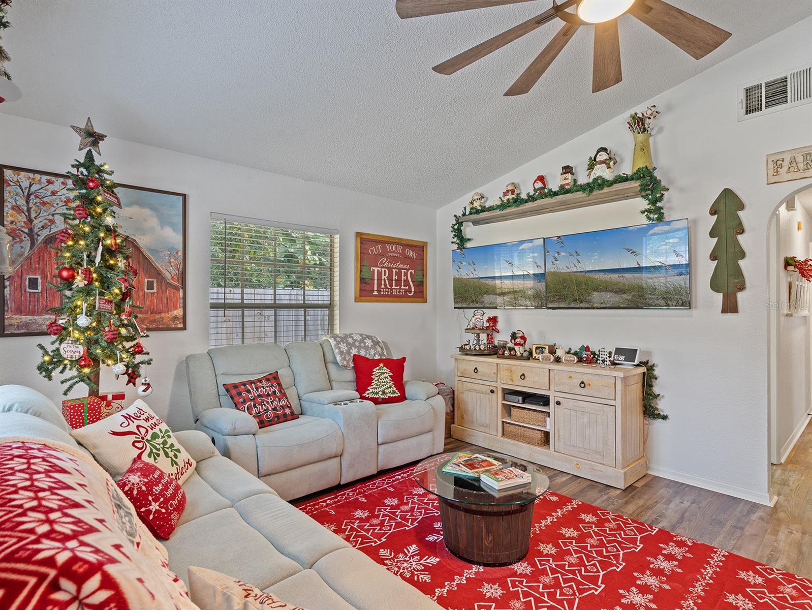 Image 4 of 22 For 25336 Saint Anne Street