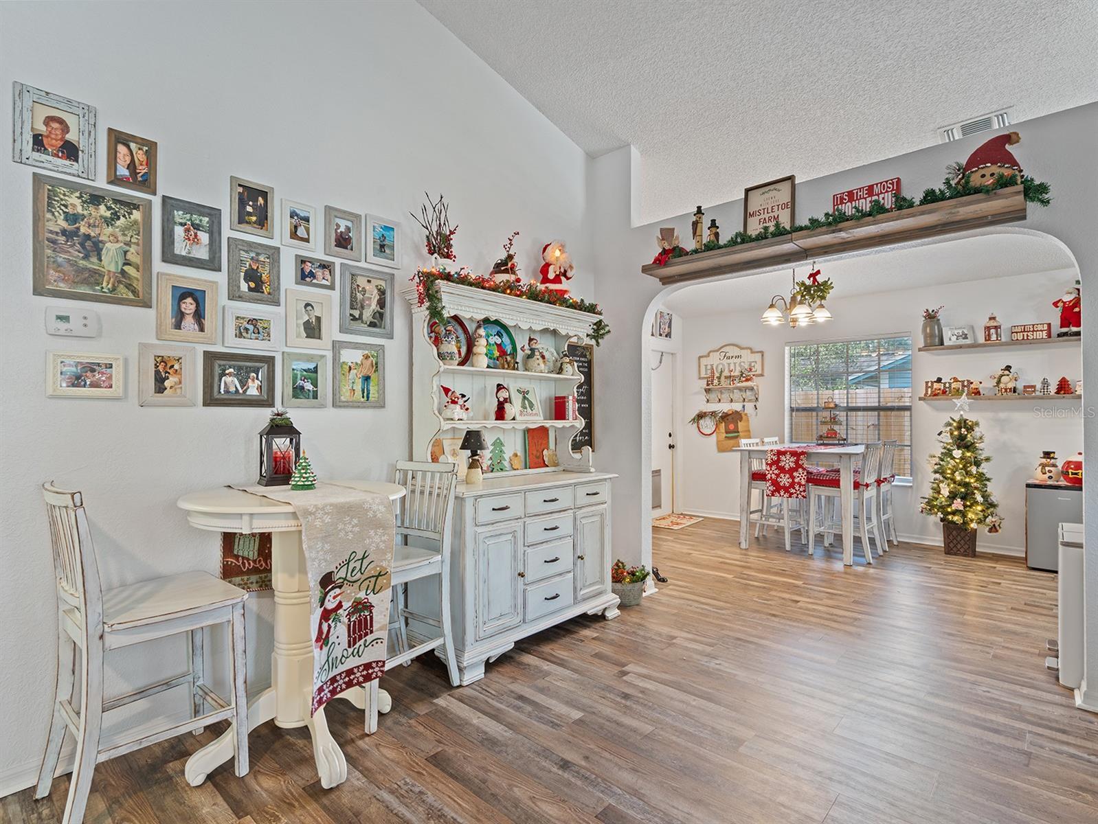 Image 5 of 22 For 25336 Saint Anne Street