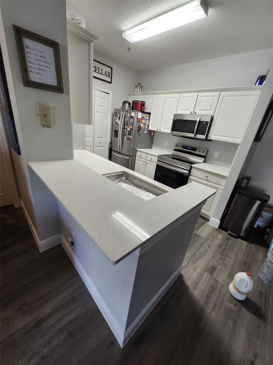 Image 10 of 47 For 316 Southern Pecan Circle 205