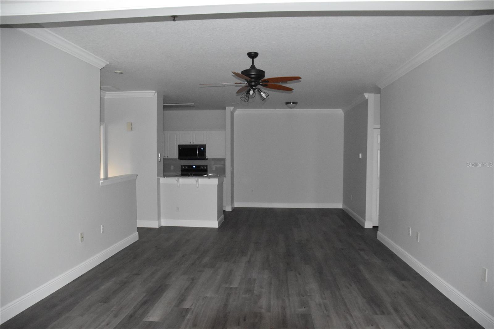 Image 16 of 47 For 316 Southern Pecan Circle 205